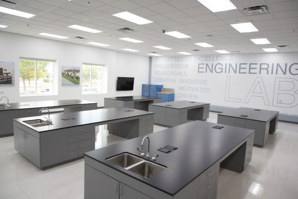 Scientific Surface Solutions Trespa® TopLab® Plus Hygienic Compact Laminate b