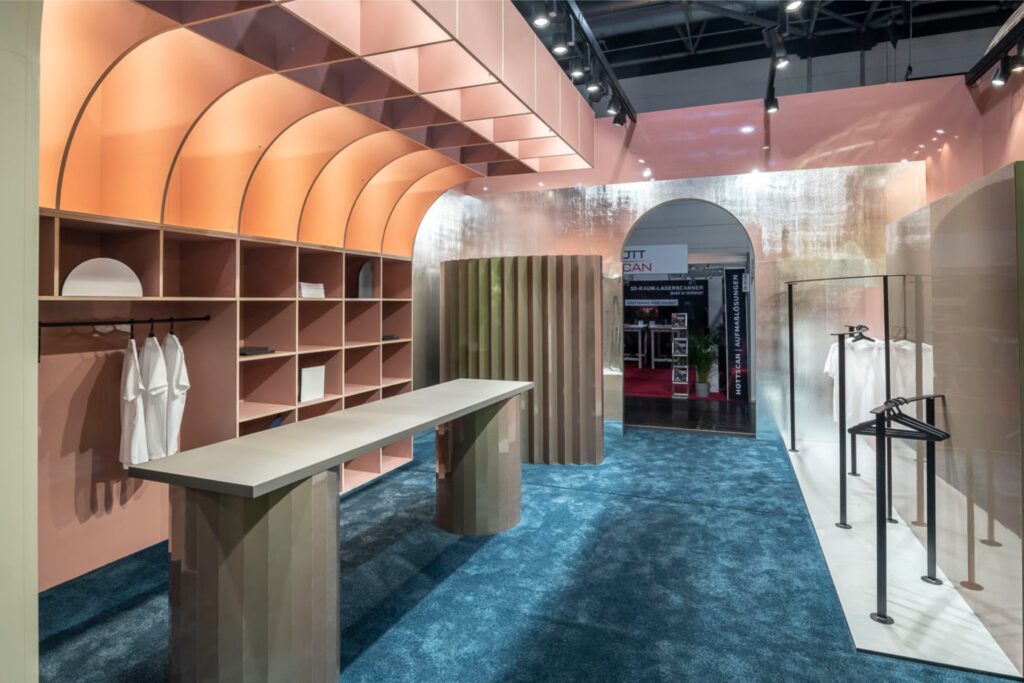 Shopfitting Euroshop Fenix H.P.L. b