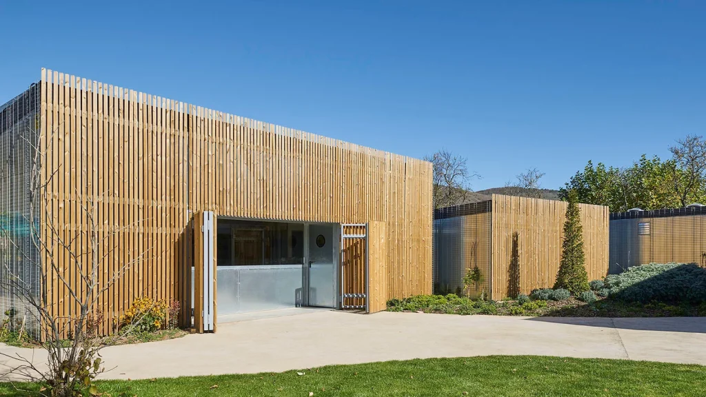 Exterior Ho.Re .Ca . Facade Battens Lunawood Thermowood Wall Cladding LaArboleda Spain d