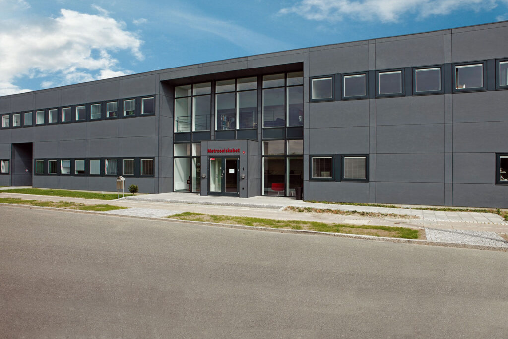 Exterior Industrial Office Design Facade Swisspearl Authentic Patina Original P070 Metroselkabet Copenhagen b