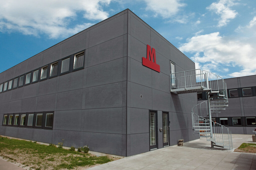 Exterior Industrial Office Design Facade Swisspearl Authentic Patina Original P070 Metroselkabet Copenhagen c