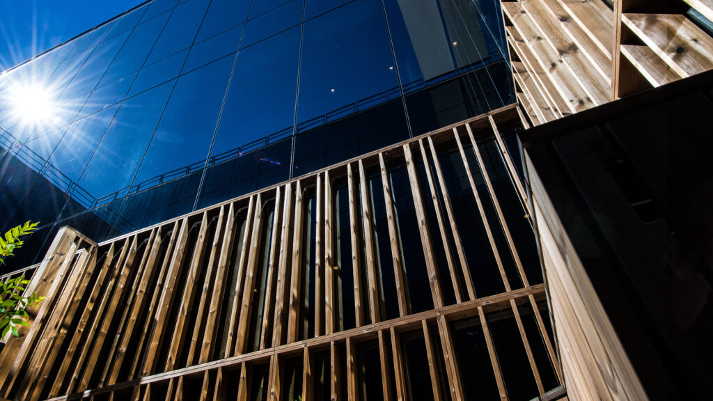 Exterior Office Design Facade Battens Lunawood Thermowood Wall CladdingOrange Office Madrid b