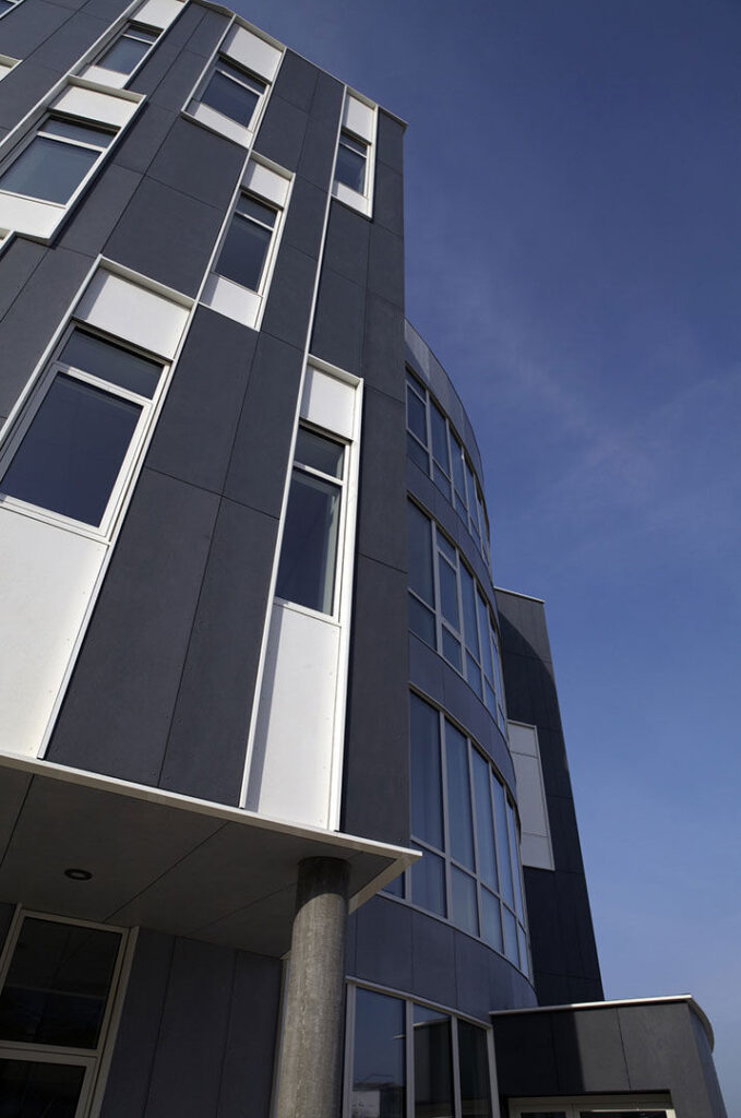 Exterior Office Design Facade Wall Cladding Swisspearl Authentic Patina P020 P222 P070 Plus Bolig Aalborg a