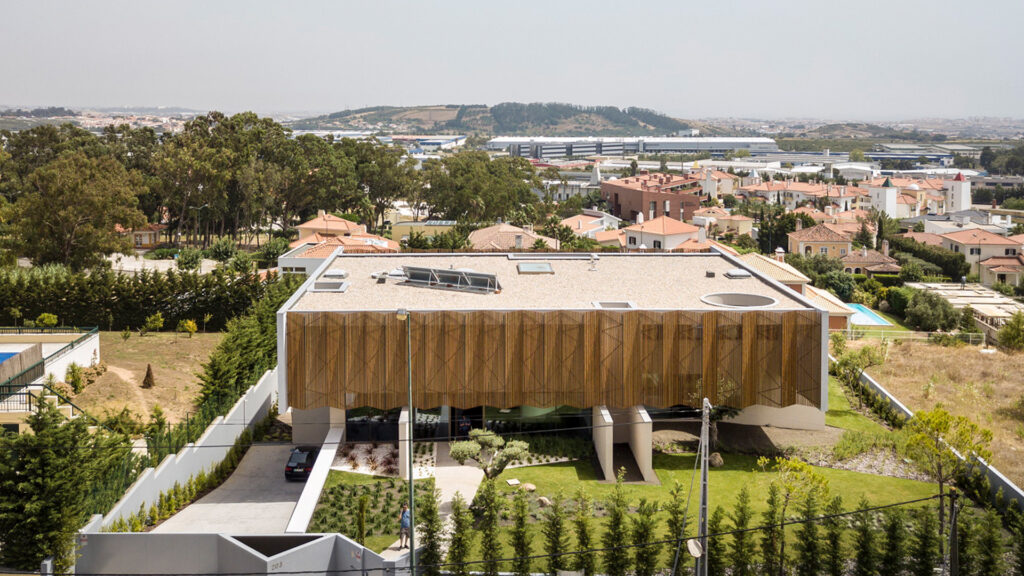Exterior Residential Facade Battens Lunawood Thermowood Wall Cladding Beloura Portugal Contemporary House b