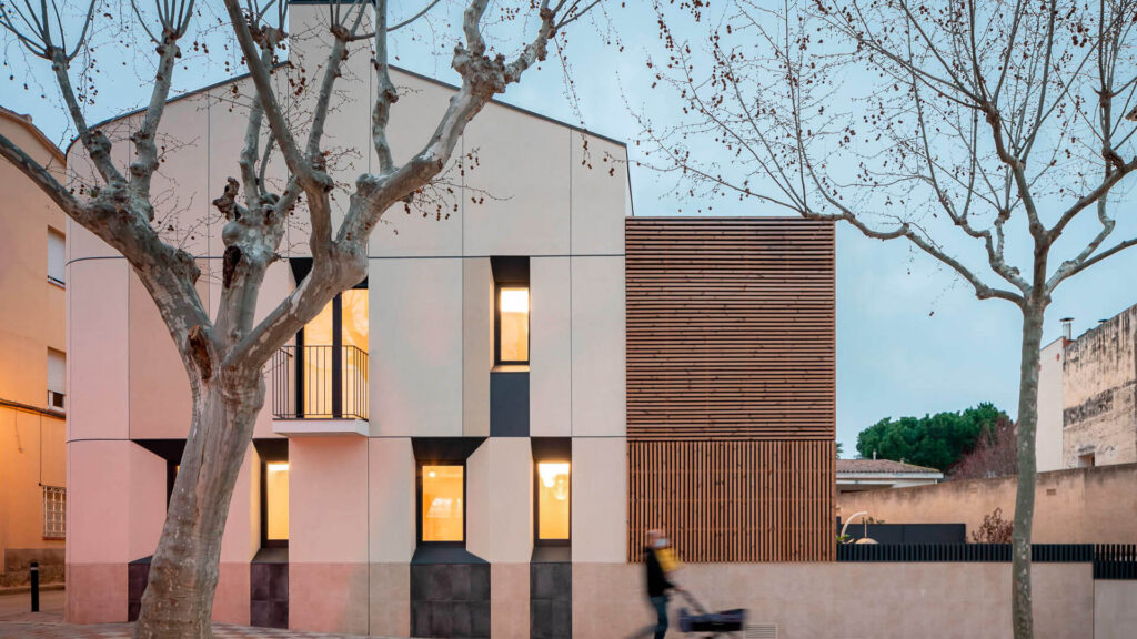 Exterior Residential Facade Lunawood Thermowood Wall Cladding Brisoleis Spain a