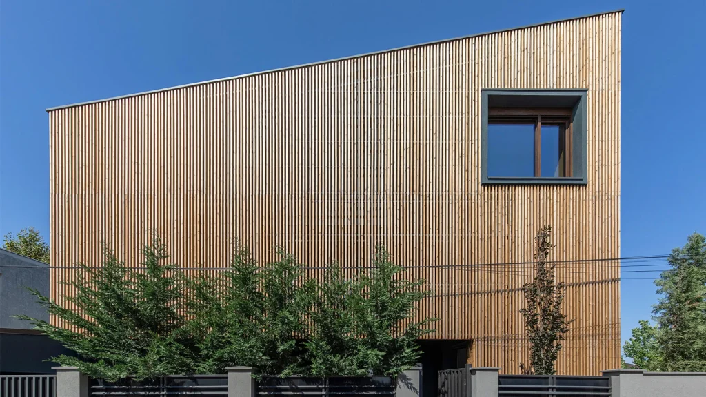 Exterior Residential Facade with Battens Lunawood Thermowood b