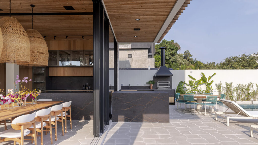 Exterior Residential Home Design Facades Ceiling Lunawood Thermowood Mariana Crego Golf Village Ceiling Luna Triple 0002 RafaelRenzo b