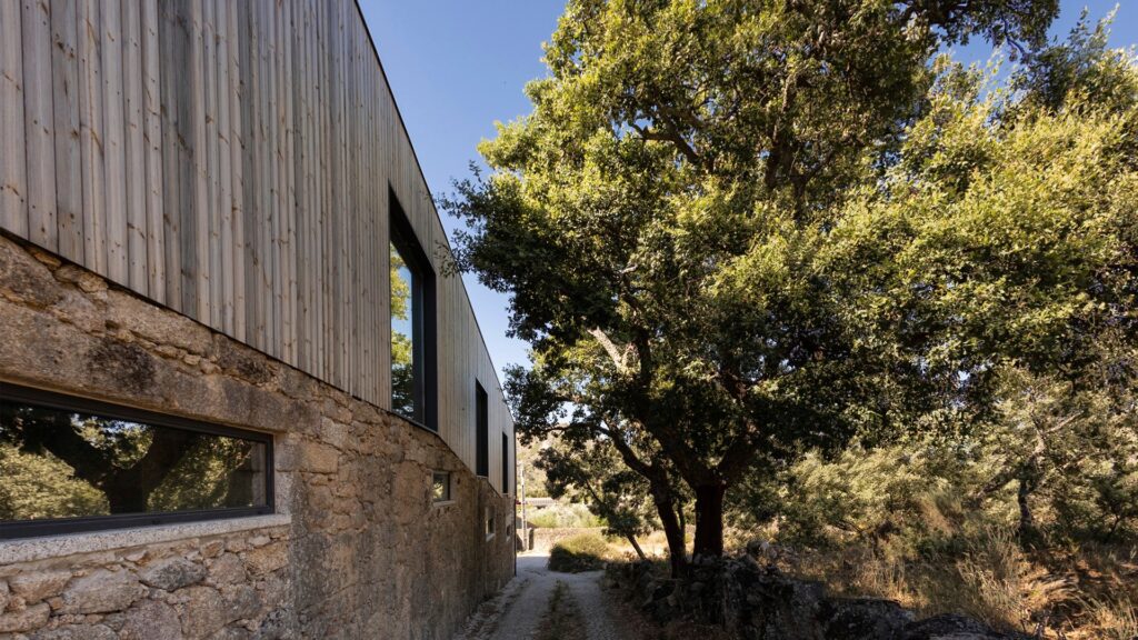 Exterior Residential SectorFacade Lunawood Wall Cladding BODE Country House b